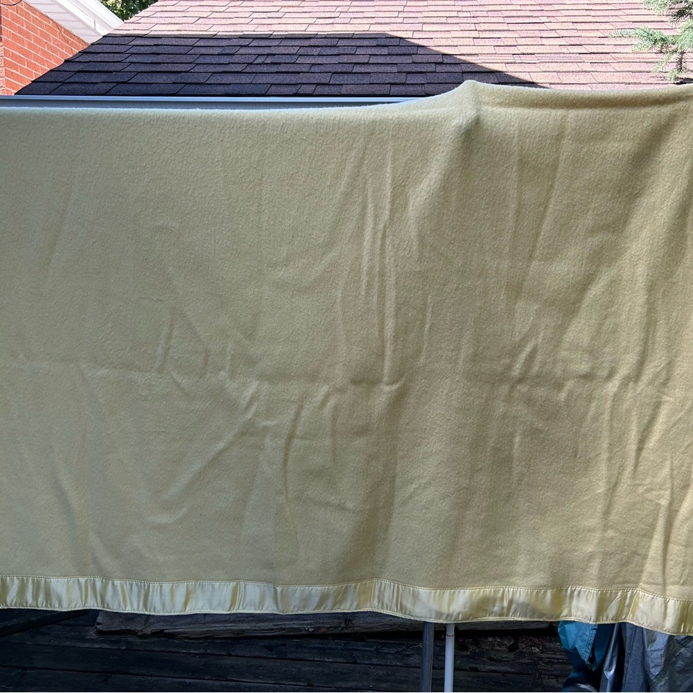 Vintage Haddon Hall deluxe quality all wool moth proof yellow queen blanket